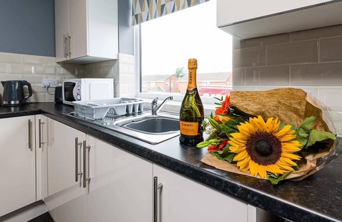 Freckleton Apartment | Lytham Place | 2 Bedrooms Wi-Fi Parking