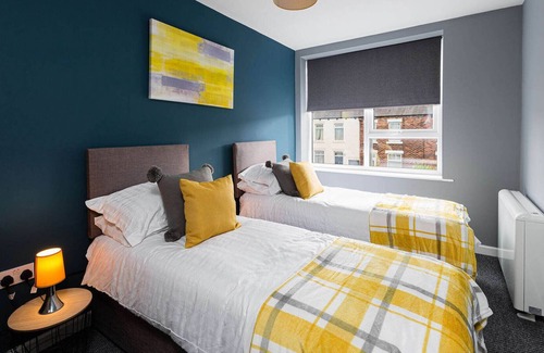Freckleton Apartment | Lytham Place | 2 Bedrooms Wi-Fi Parking