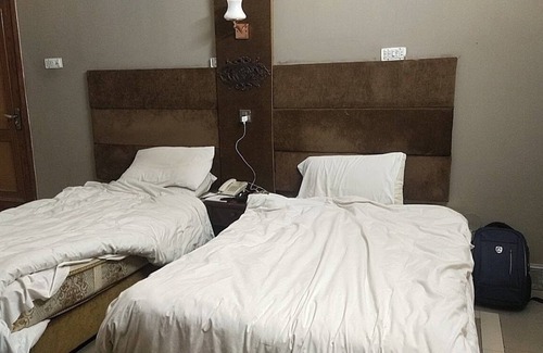 Peshawar Hotel | M M palace Guest House