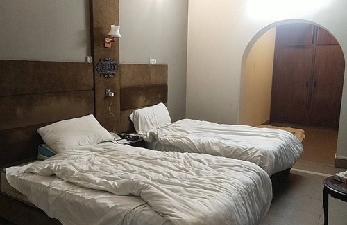 Peshawar Hotel | M M palace Guest House