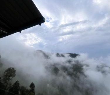 Dhanaulti House | M S guest house dhanolti