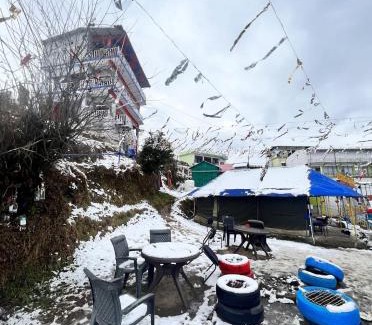 Dhanaulti House | M S guest house dhanolti