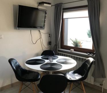 Czestochowa Apartment | Mały biały domek