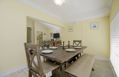 Paradise Island Villa | Ma's Hideaway paradise