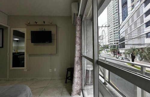 Pioneiros Apartment | MA01- Kitnet com Ar | Vista Big Wheel | Garagem