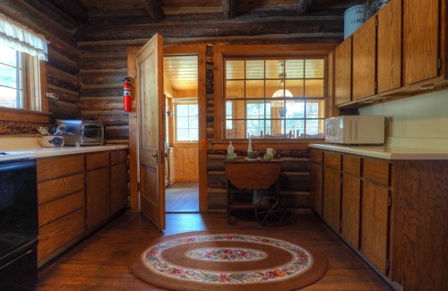 Estes Park Cabin | Maccracken Stead - Ev #3259 2 Bedroom Cabin by RedAwning