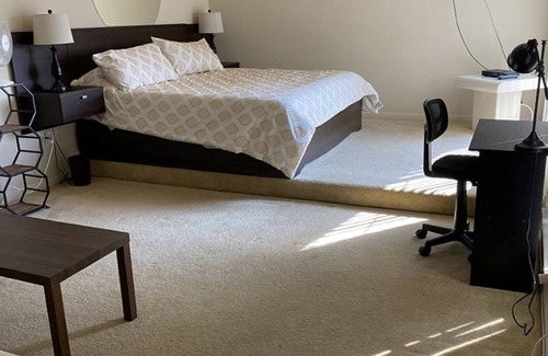 Madeira Beach Condo | Madeira Beach Yacht Club - best King Size Bedroom and 2min walk to beach and.