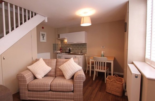 Charlton Apartment | Madgwick at Woodstock Suites