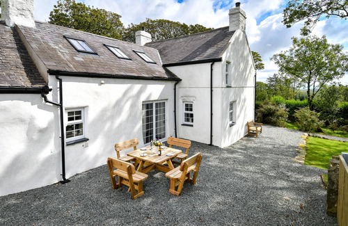 Rhyd-y-clafdy House | Maes y Llan - Four Bedroom House, Sleeps 8