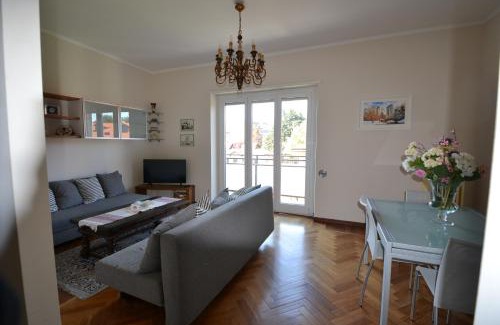 Downtown Apartment | Magenta Apartment