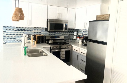 Anaheim Resort Condo | Magic Mouse Vacation Rentals #2 ~ Entire Condo Next to Disneyland