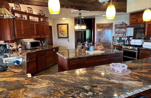 Paukaa Bed & Breakfast | Magic Skies Surfs Up Room