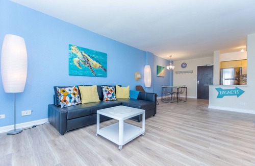 West Avenue Condo | Magical Bay & Skyline Views at Flamingo South Beach