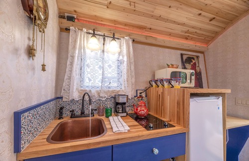 Fairplay Cottage | ☆ Magical Gypsy Wagon ☆ Unique Mountain Getaway