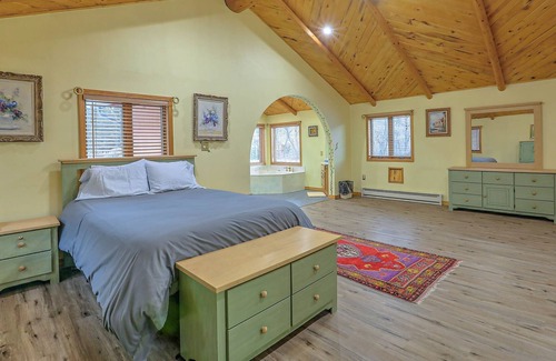 Canoncito House | Magical Mountain Retreat on the Pecos River