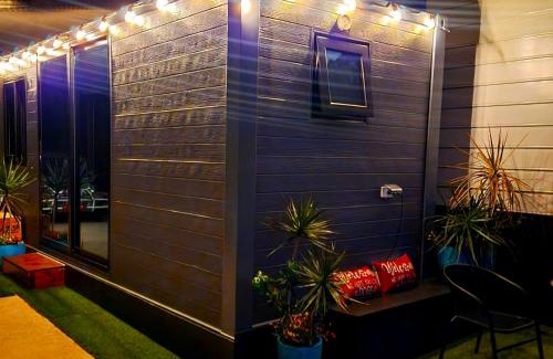 Horseshoe Bay Apartment | MAGNETIC CABIN Entire Studio on Magnetic Island