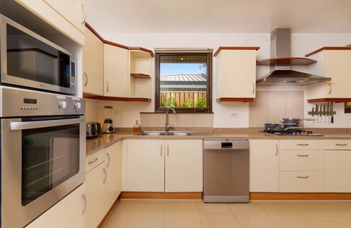 Punaauia Villa | Magnificent 5 Br Villa with pool: amazing views