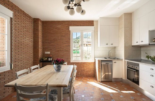 Moclin Cottage | Magnificent Andalusian villa with pool, fireplace and garden