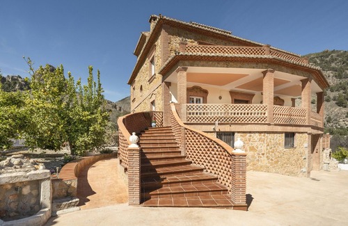 Moclin Cottage | Magnificent Andalusian villa with pool, fireplace and garden