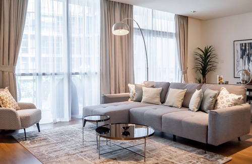 Al Wasl Apartment | Magnificent Apt with Panoramic Views All Around