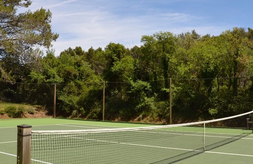 Tarascon Villa | Magnificent Bastide in the heart of alpilles, quiet absolute, exceptional position, private Tennis, Swimming pool warmed 7 rooms 4 bathrooms