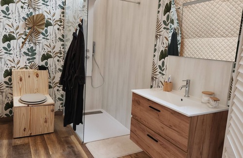 La Chapelle-du-Fest Cabin | Magnificent dome with private jaccuzi
