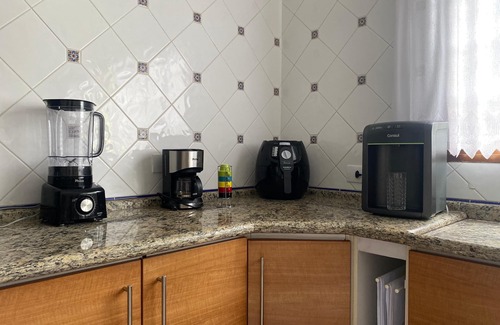 Mairinque Cottage | Magnificent farm in gated Sun Gate