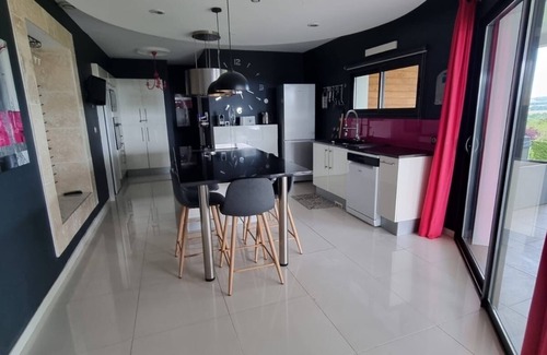 Beaumont-de-Lomagne House | Magnificent house 240 m2 with swimming pool facing the lake