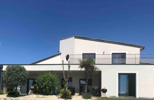 Beaumont-de-Lomagne House | Magnificent house 240 m2 with swimming pool facing the lake