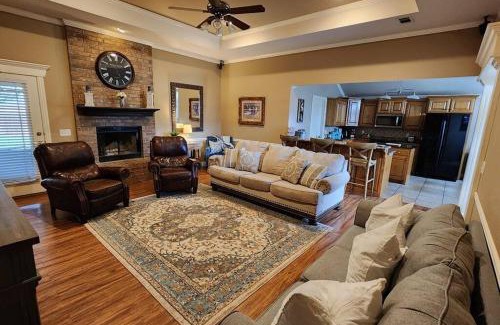 Amarillo House | Magnificent Home, Game-room, Close to Everything