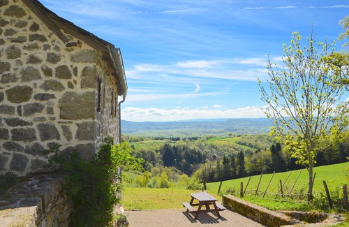 Campuac House | MAGNIFICENT PANORAMIC BARN IN NATURE