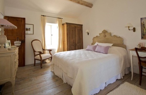 Murs House | Magnificent Provencal farmhouse surrounded by lavender & olive trees
