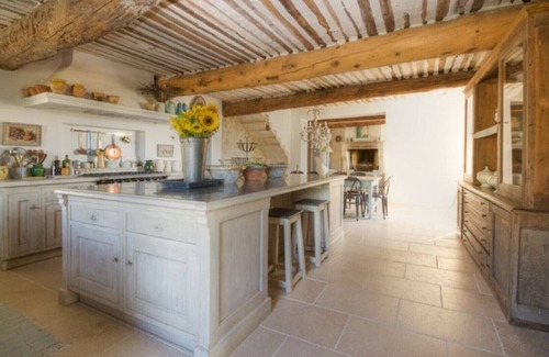 Murs House | Magnificent Provencal farmhouse surrounded by lavender & olive trees
