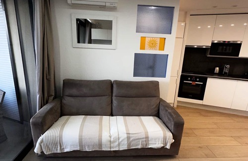 La Croix des Gardes Apartment | Magnificent sea view with swimming pool and parking