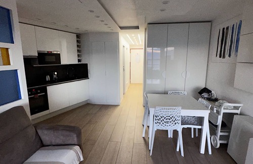 La Croix des Gardes Apartment | Magnificent sea view with swimming pool and parking