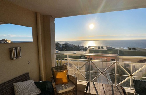La Croix des Gardes Apartment | Magnificent sea view with swimming pool and parking