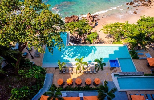 Amapas Apartment | Magnificient Oceanfront Luxury Condo - Beachside & Rooftop Bar & Infinity Pools