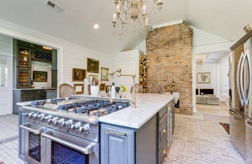 Columbia House | Magnolia Acres- Historic Country Estate