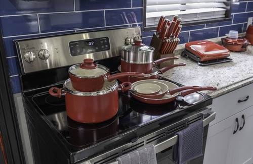 Statesville Apartment | Magnolia Apt- Great Amenities & Price. High Quality Beds and Pillows