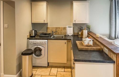 Carlton Miniott House | Magnolia Cottage