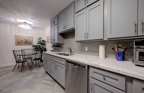 Willow Meadows/Willowbend Area House | Magnolia duplex