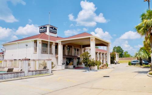 Magnolia Hotel | Magnolia Inn and Suites