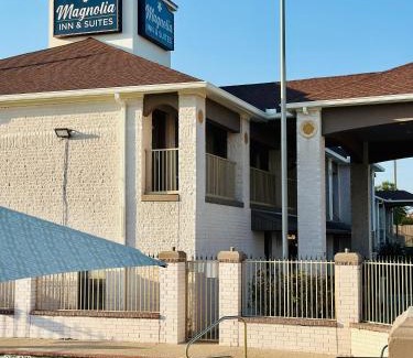 Magnolia Hotel | Magnolia Inn and Suites