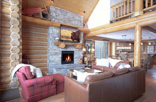 Victor House | Mahogany Dun Cabin. New 4 Bedroom Listing in Teton Springs, Victor, ID.