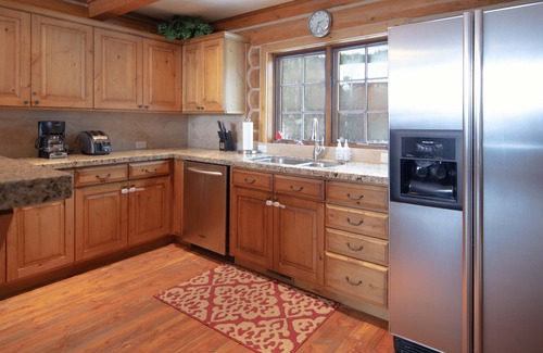 Victor House | Mahogany Dun Cabin. New 4 Bedroom Listing in Teton Springs, Victor, ID.