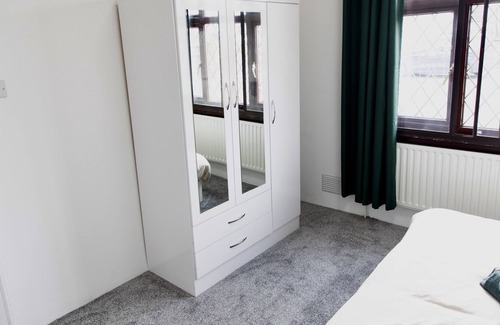 Maidstone House | Maidstone City DetachedCosy Bungalow with Big Garden - 3 min from City Centre