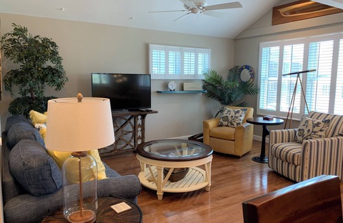 Mystic - New London House | MAIN BEACH ACCESS in GLP! Charming 3-Bedroom House with AC!