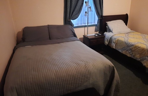 Langston House | Main Channel Lake Guntersville waterfront home with beautiful view & deep water.