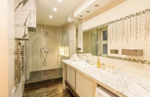 Stare Miasto Apartment | Main Square Prestige Suites by Staymoovers