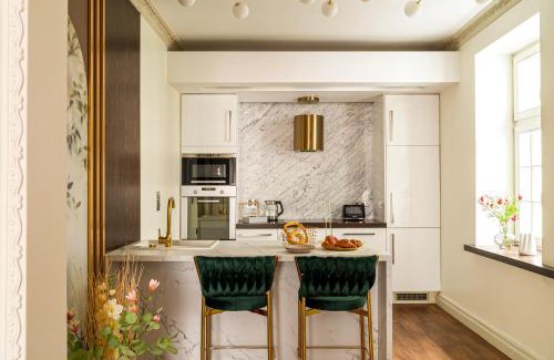 Stare Miasto Apartment | Main Square Prestige Suites by Staymoovers